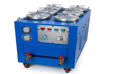 Mithilfe der Hydraulikölfiltration werden Wasser und andere Schadstoffe aus der Anlage entfernt